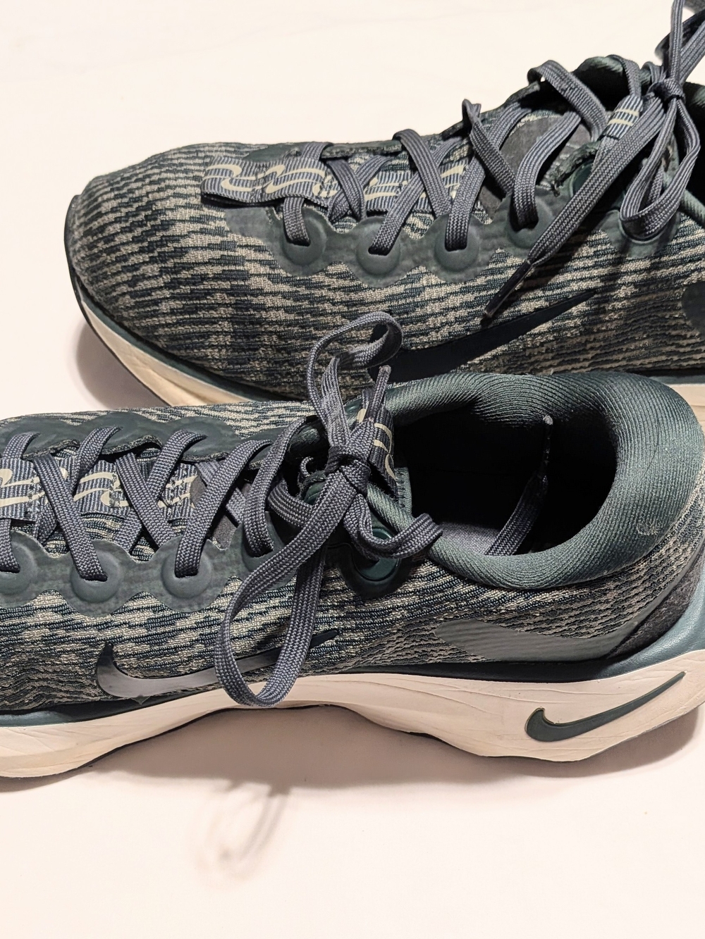 Nike Motiva Womens Walking Shoes Vintage Green/Black Size 9